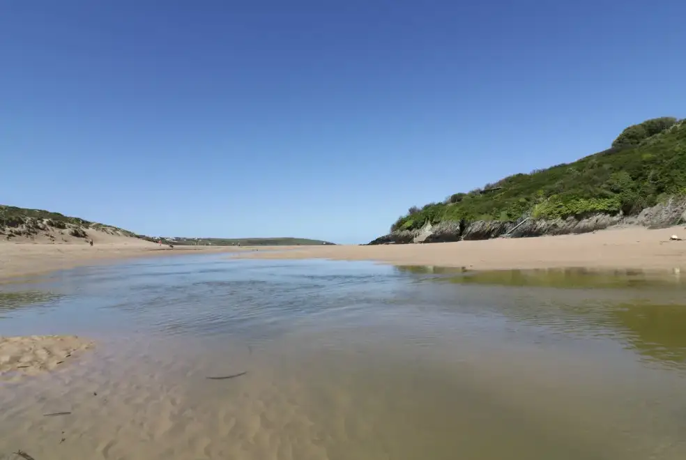 Coastal scenes near Great Western Farmhouse