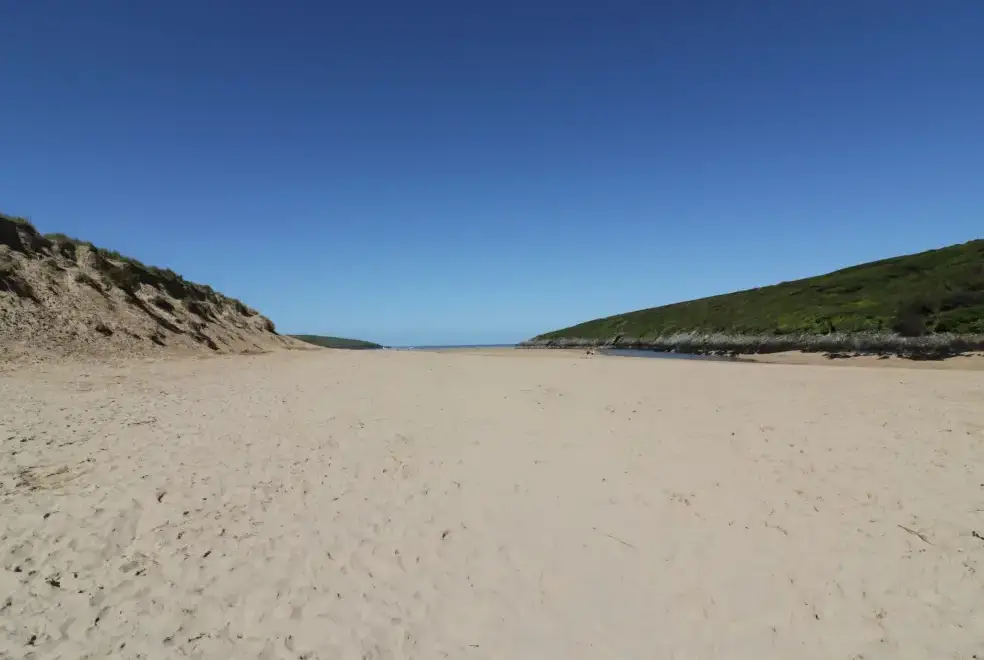Coastal scenes near Great Western Farmhouse