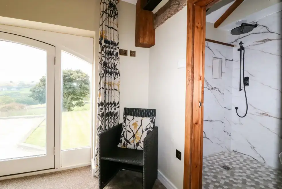 Ensuite bathroom at Green Barn