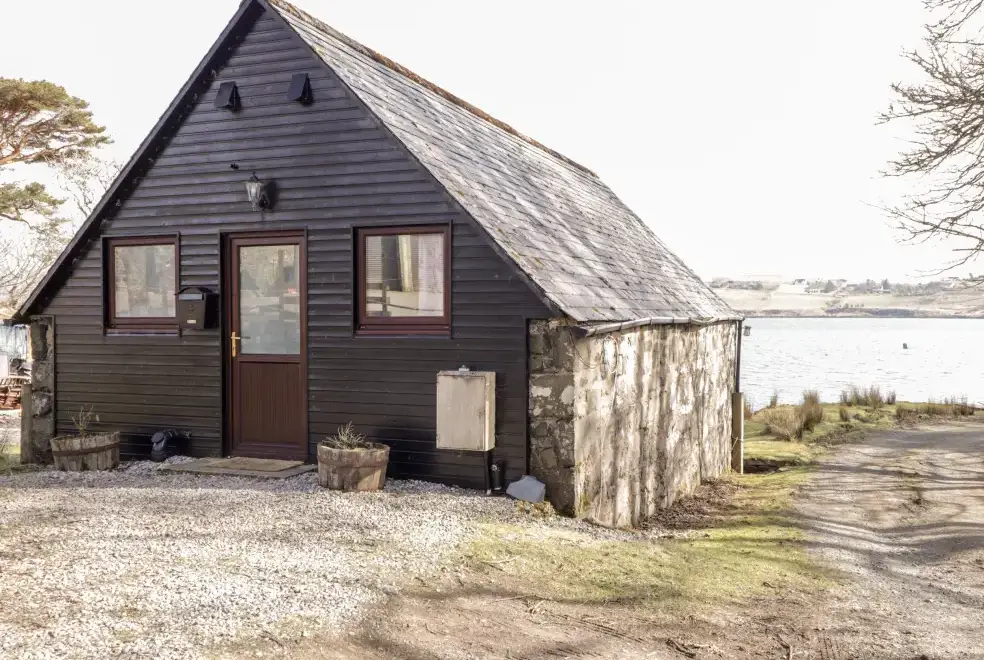 Greshornish Boathouse Dogs-welcome Apartment, Highlands and Islands, from the outside