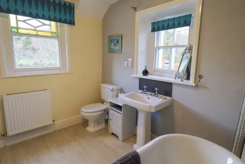 Family bathroom at Greta Mill