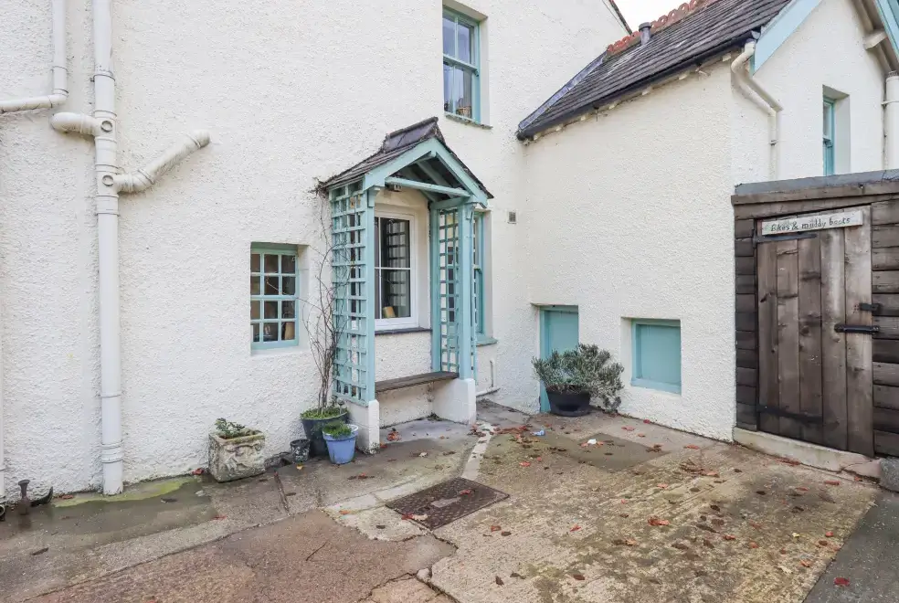 Greta Mill, from the outside