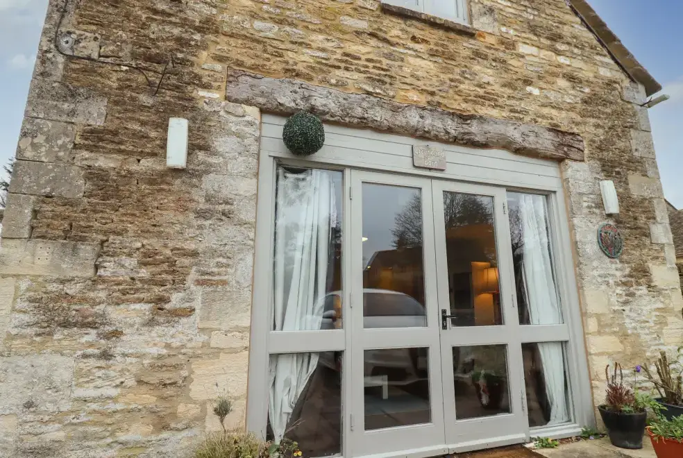 Greyhound Barn, from the outside