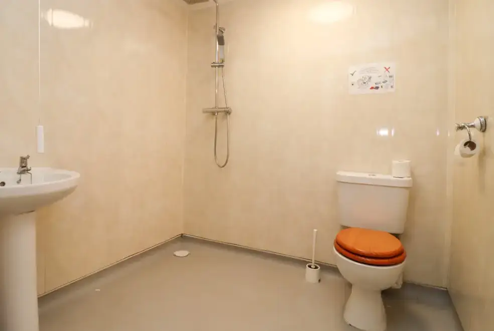 Wet room at Greyhound Barn