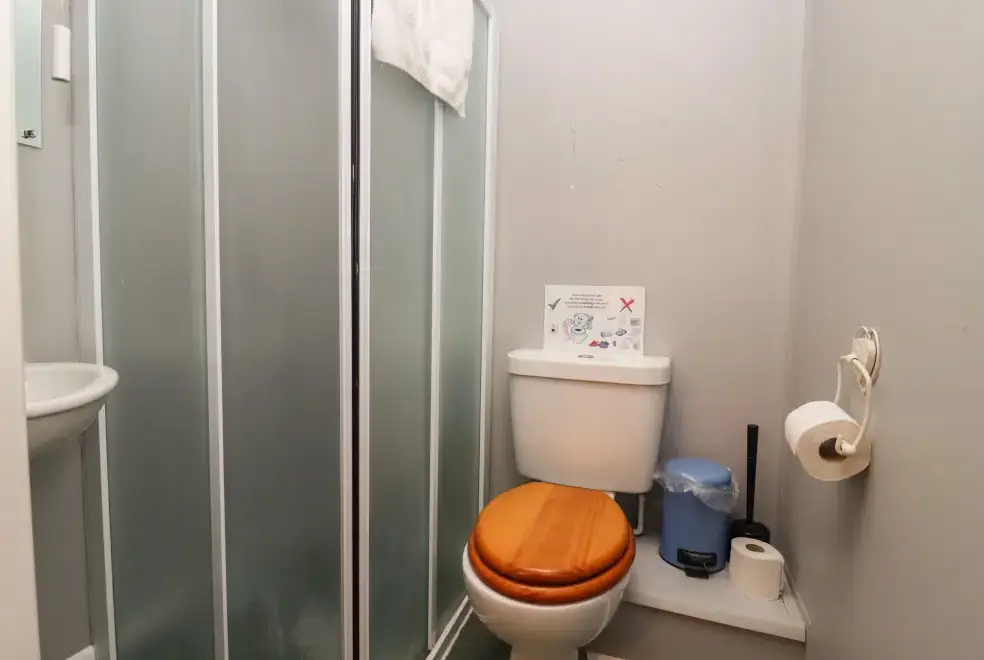 Shower room at Greyhound Barn