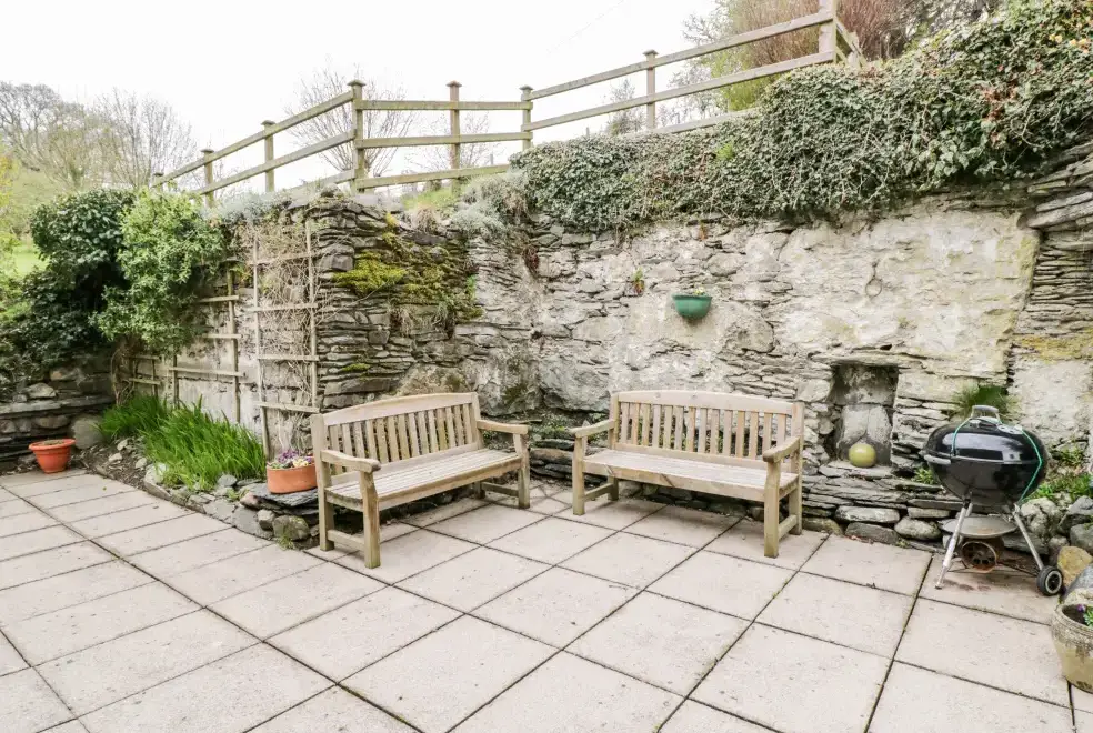 Patio area at Groes Lwyd