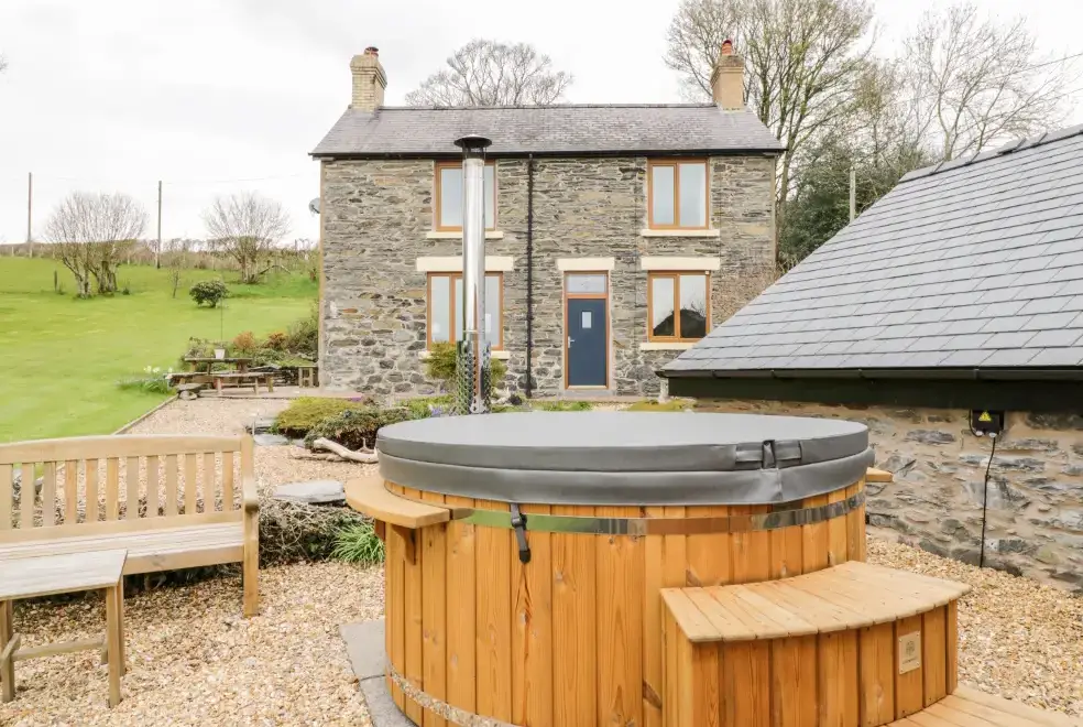 Private Hot Tub at Groes Lwyd