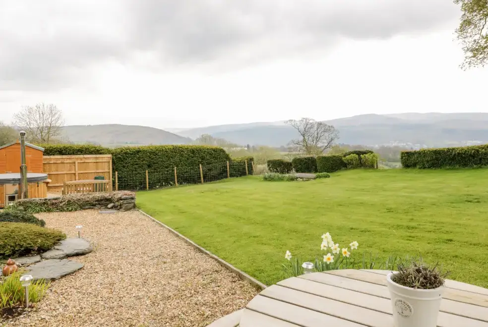 Countryside views at Groes Lwyd