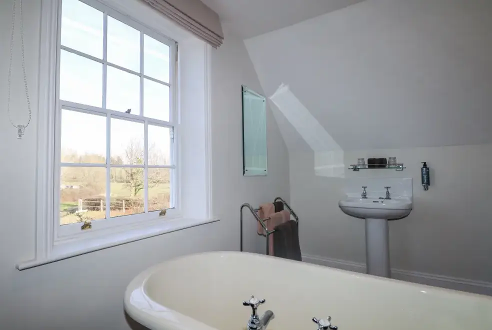 Family bathroom at Groomes Country House