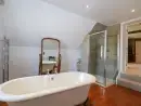 Ensuite bathroom at Groomes Country House - thumbnail photo