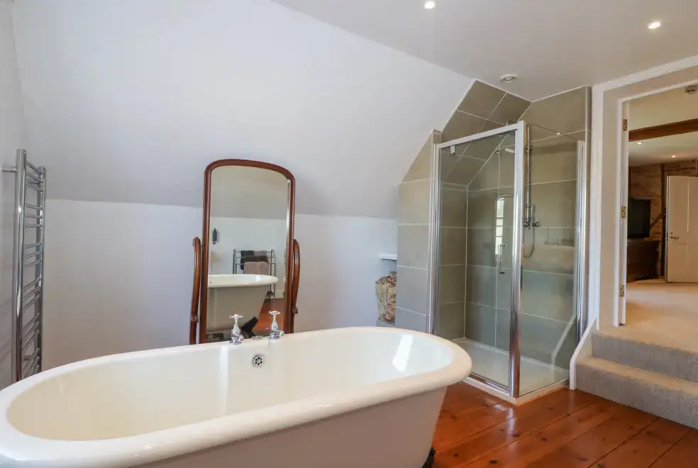 Ensuite bathroom at Groomes Country House