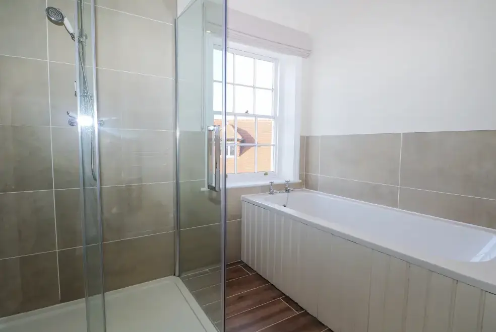 Family bathroom at Groomes Country House
