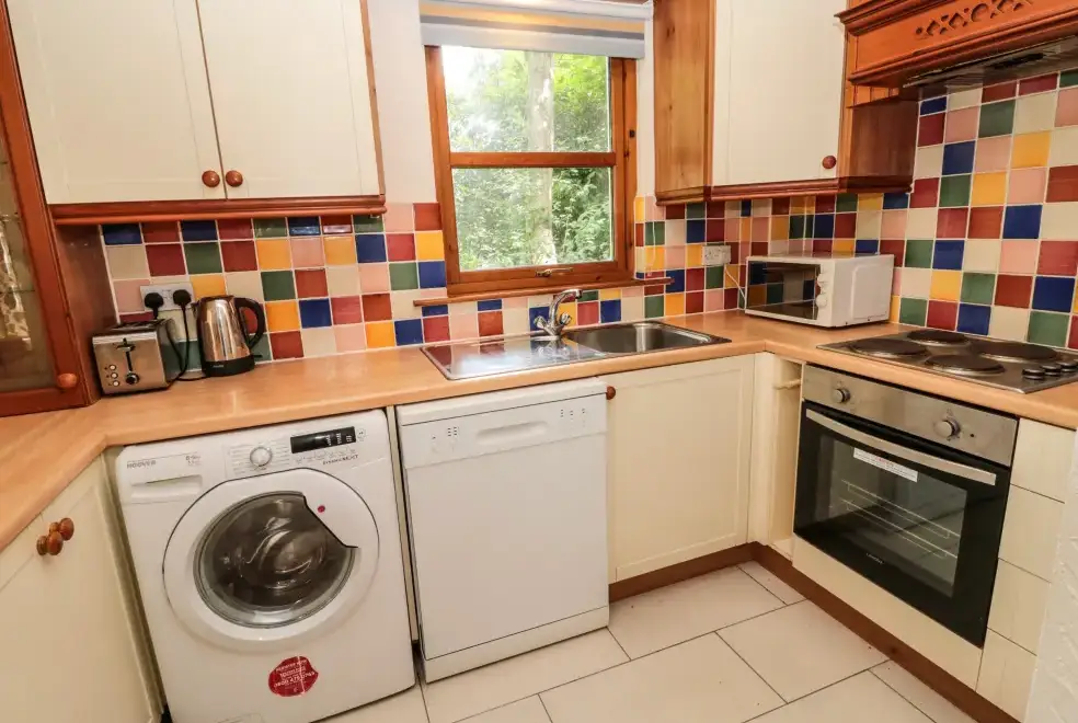 Kitchen/diner at Grooms Cottage