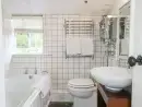 Ensuite bathroom at Gun Hill Cottage - thumbnail photo