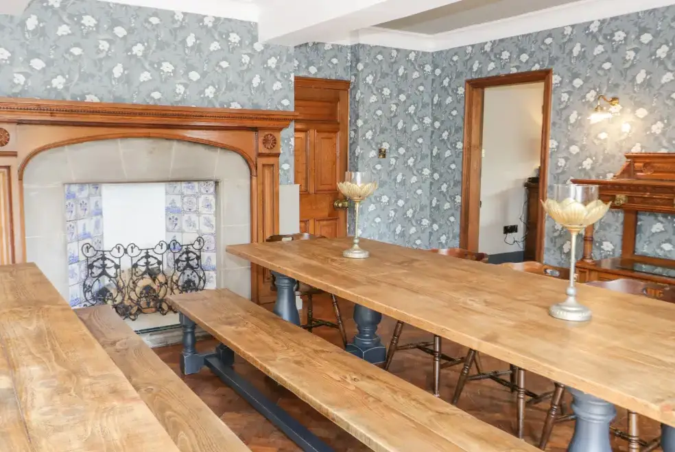  at Gwern Borter Manor