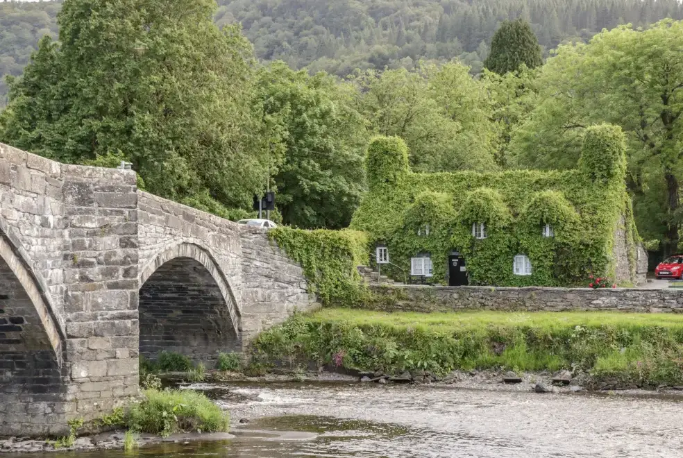  at Gwern Borter Manor