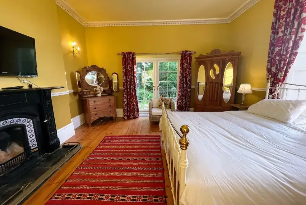 Romantic super-king bedroom at Hafod Grove Mansion House