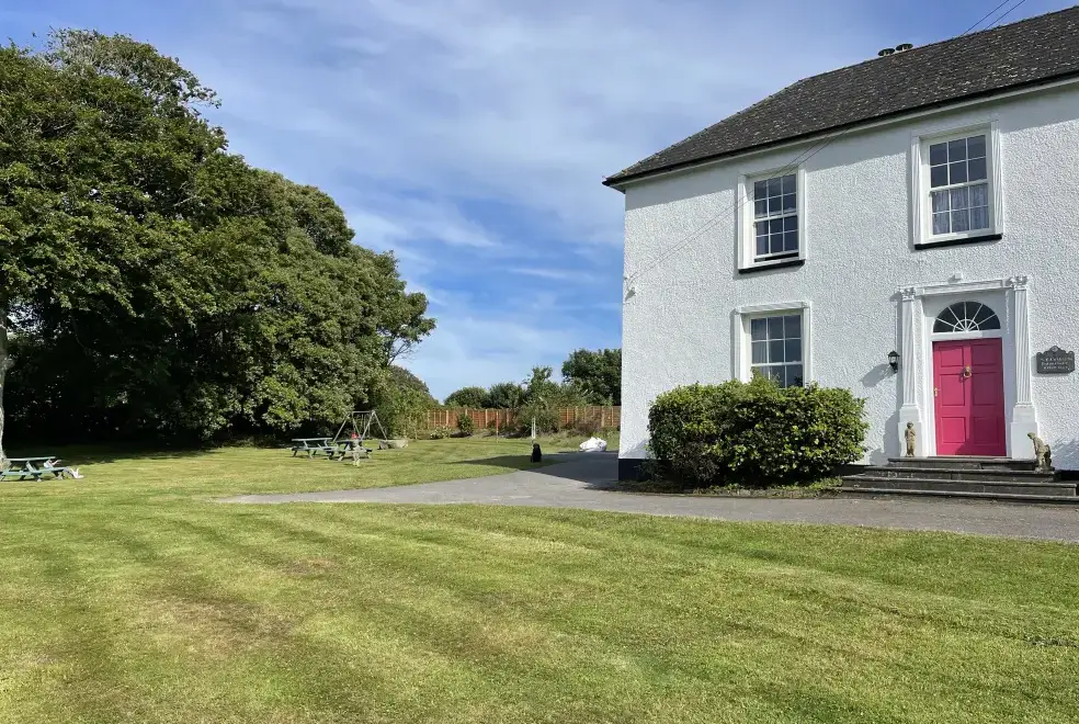Hafod Grove Mansion House, from the outside