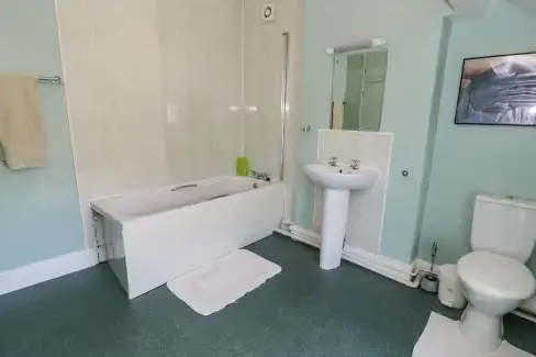Family bathroom at Halford Hill House, Gwynedd