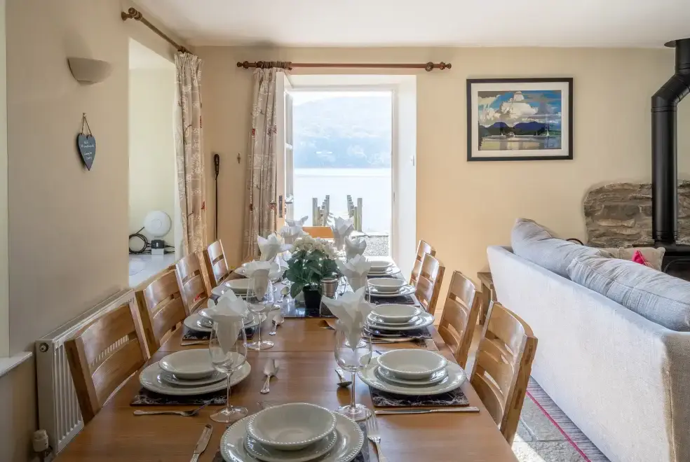 Dining room at Hammerhole