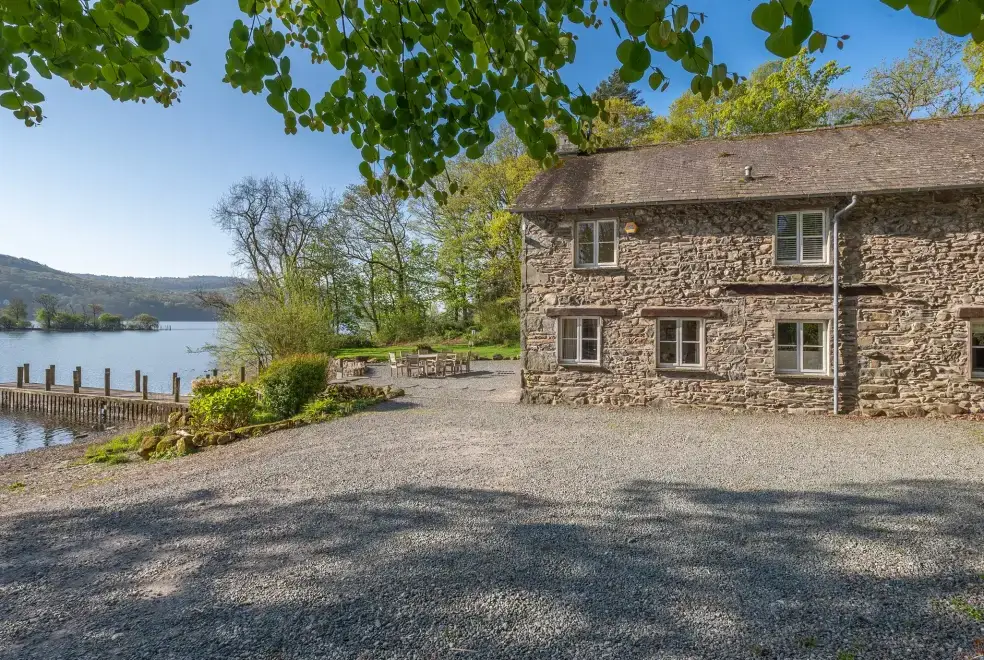 Lake view at Hammerhole