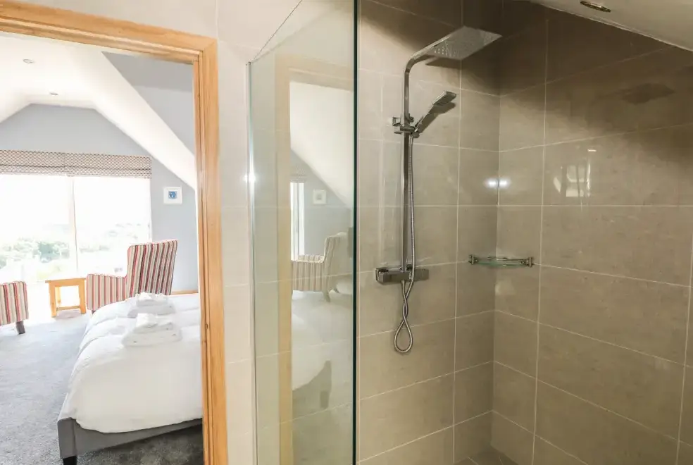 Ensuite bathroom at Harmon Vale