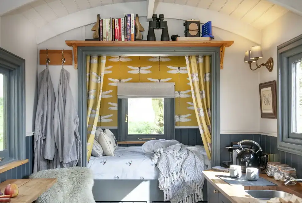 Lounge at Hawkins Hideaway