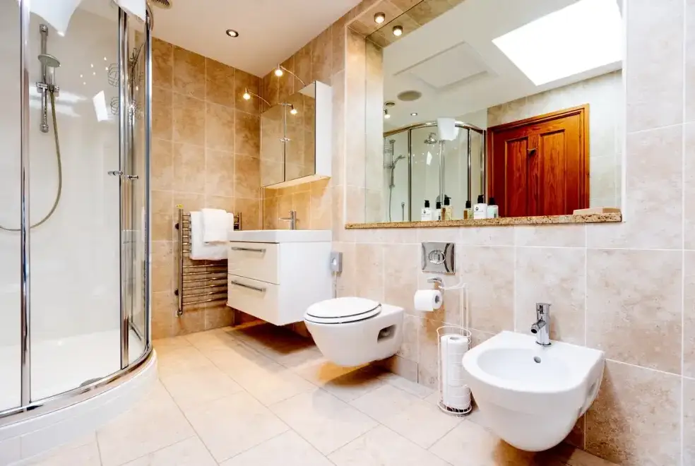 Family bathroom at Heads Nook Hall Cottage