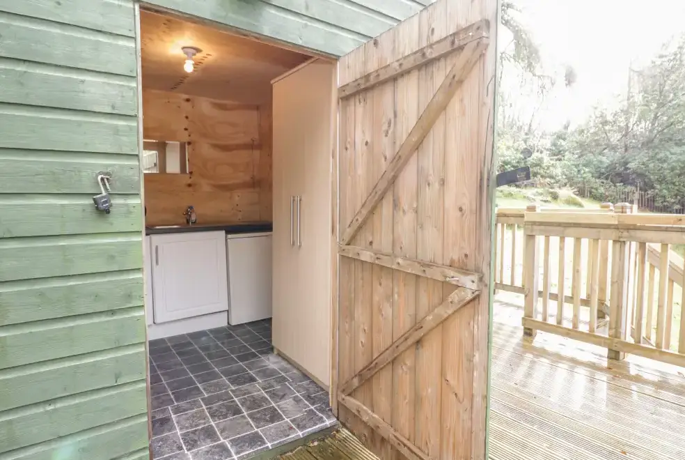 Decked area at Heatherbank