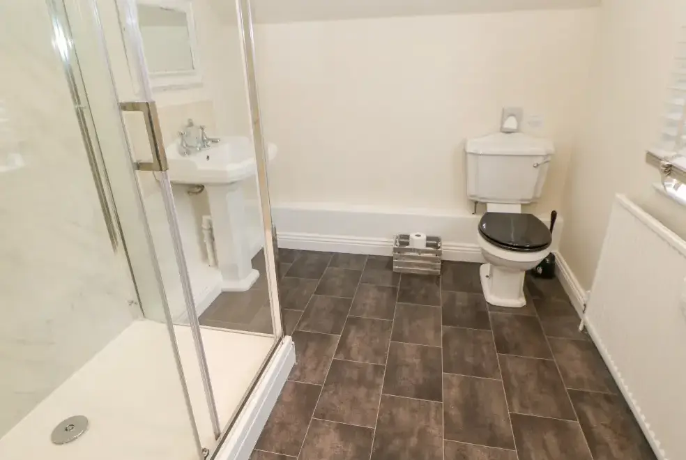 Shower room at Heatherbrae