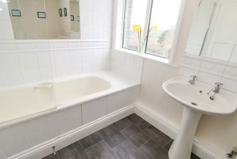 Family bathroom at Heatherbrae