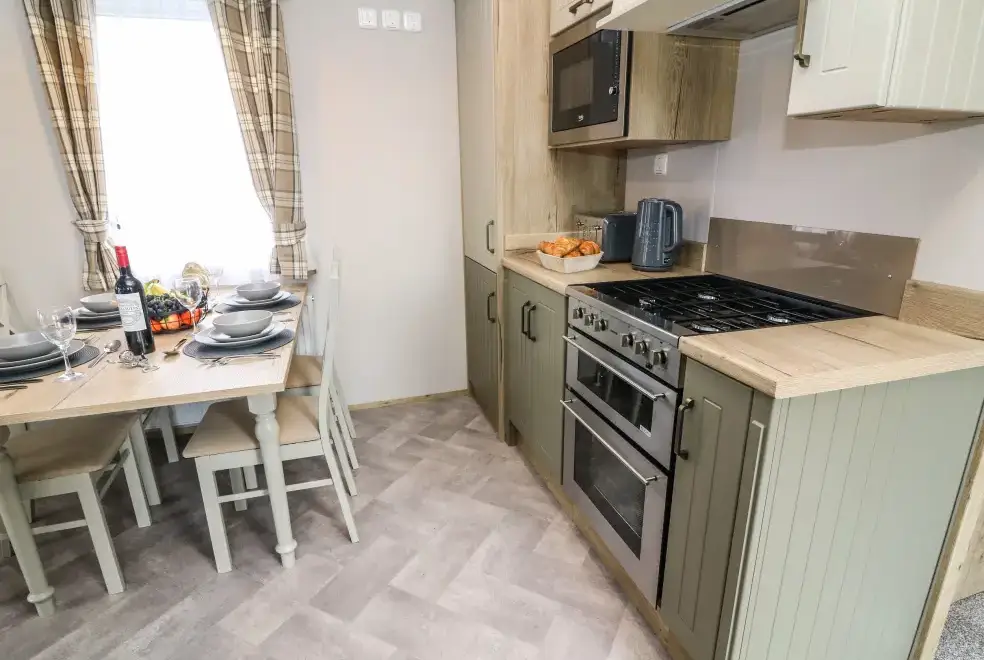 Kitchen/diner at Hedgehog Lodge