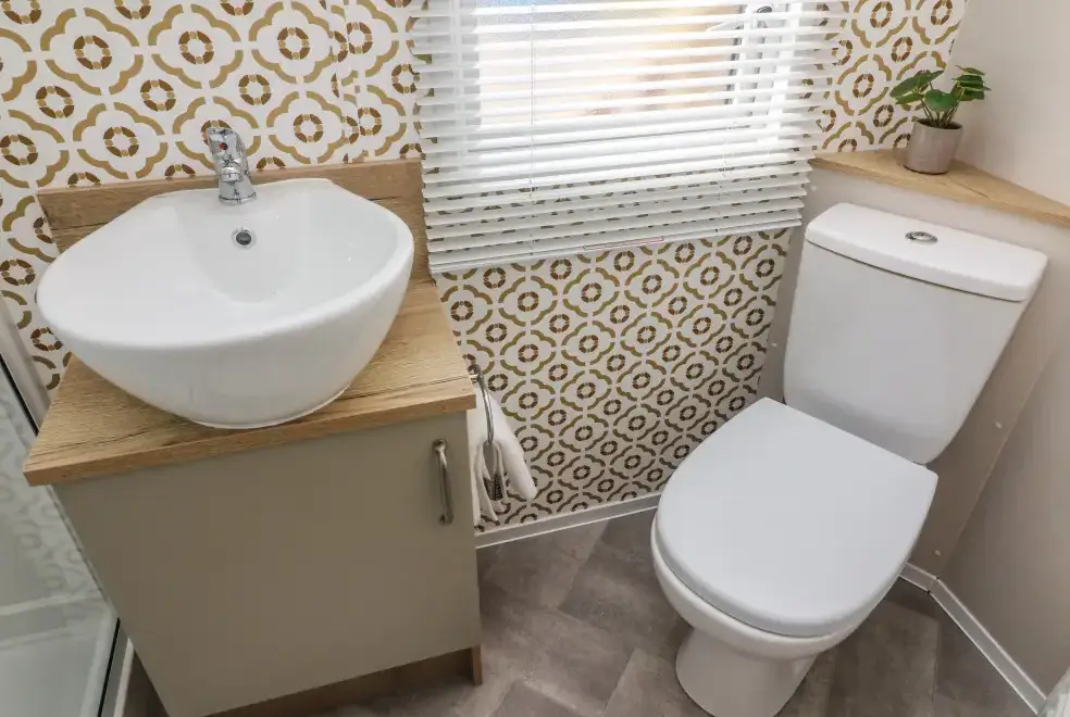 Loo at Hedgehog Lodge