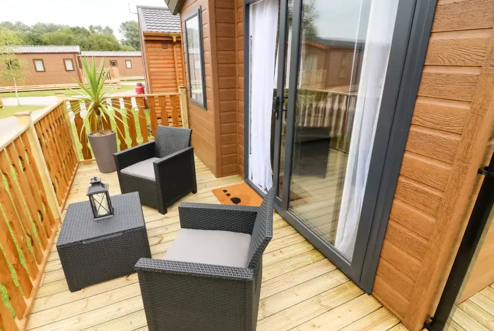 Decked area at Hedgehog Lodge