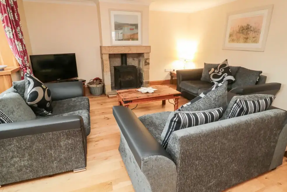 Lounge at Hemmel Rural Retreat with Hot Tub