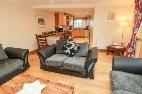 Open plan living area at Hemmel Rural Retreat with Hot Tub, Northumberland