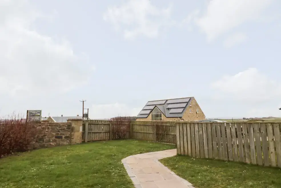 Enclosed garden at Hemmel Rural Retreat with Hot Tub