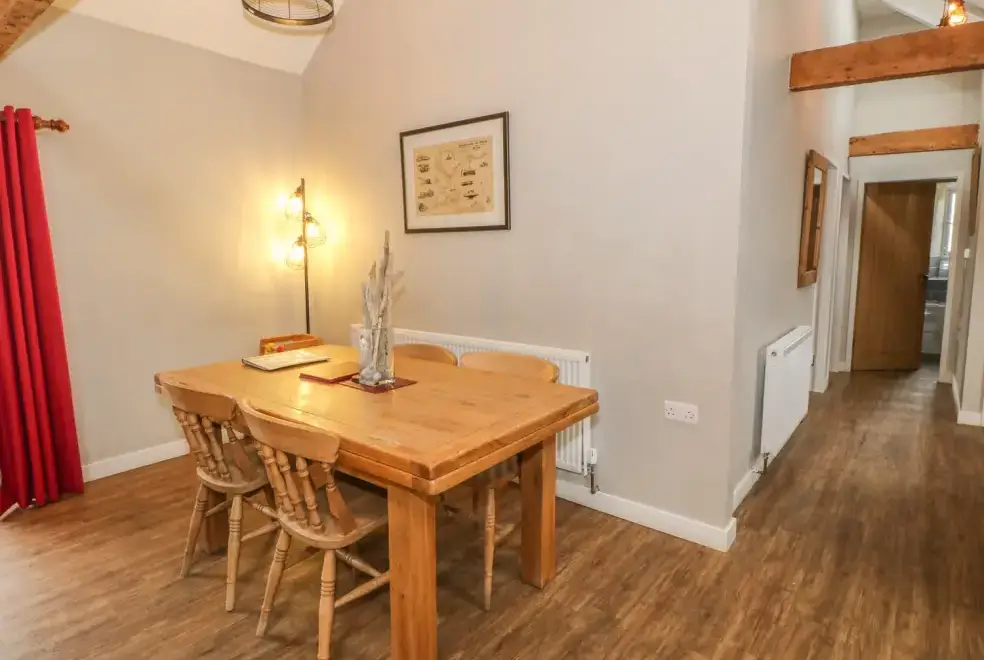 Dining room at Hen Blas