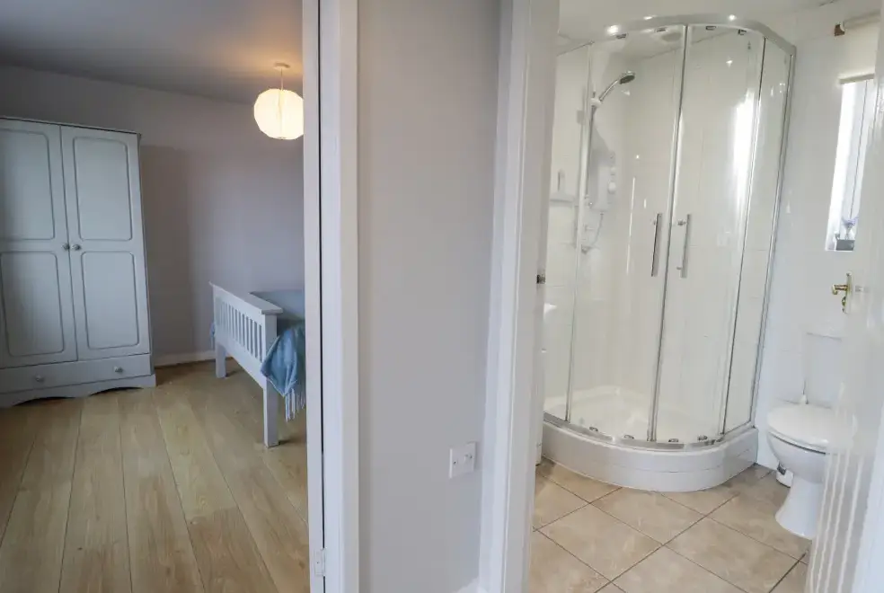 Ensuite bathroom at Hen Felin Isaf