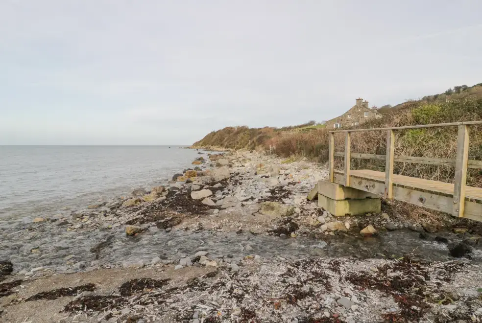 Coastal scenes near Hen Felin Isaf
