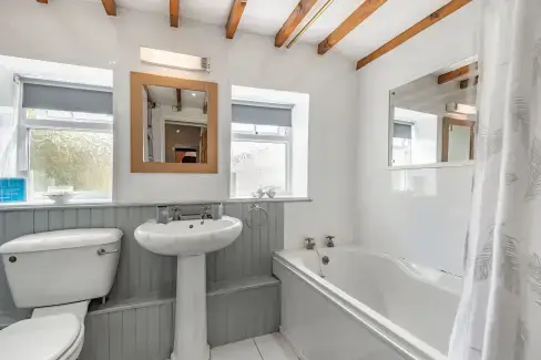 Family bathroom at Henrhiw Bach, Conwy