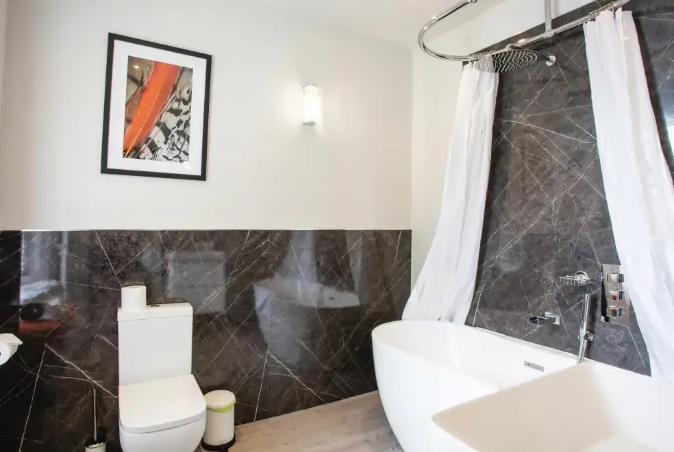 Ensuite bathroom at Herriots House