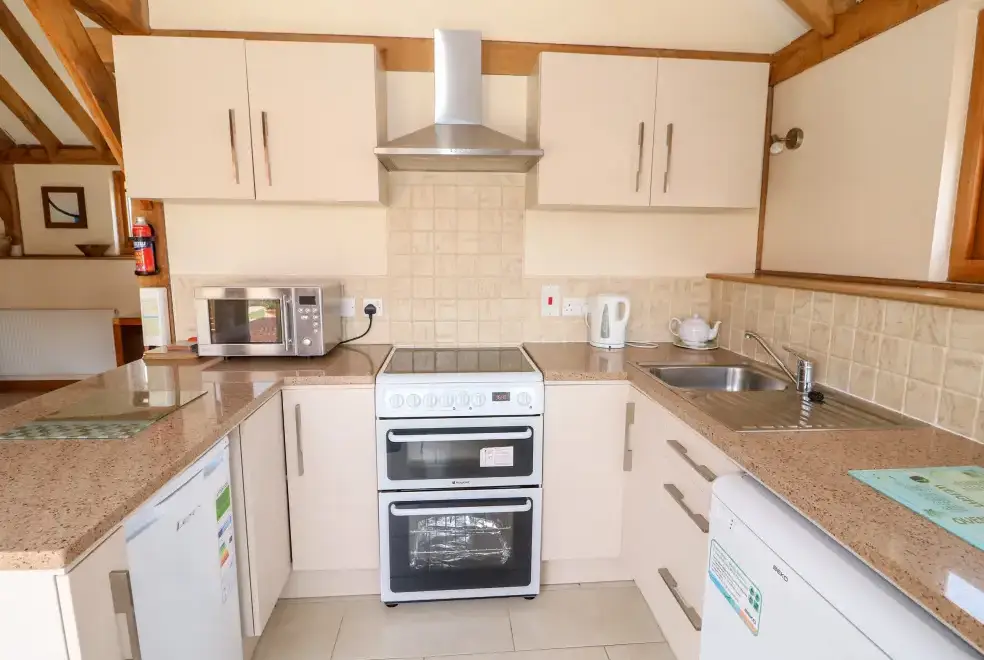 Kitchen/diner at Hideways Barn Conversion, East Anglia