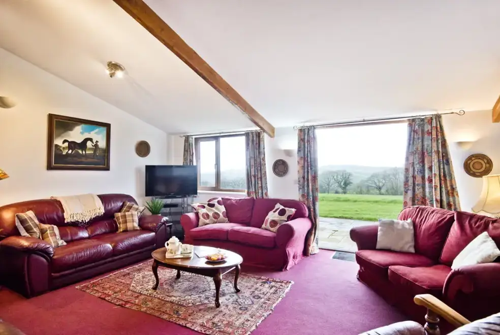 Lounge at High Cloud