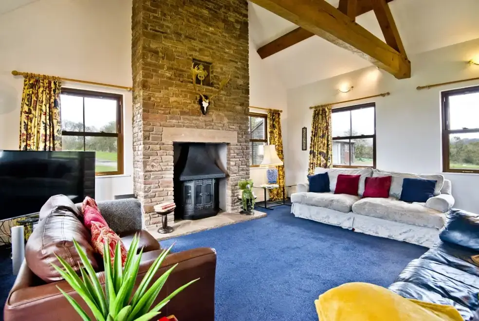 Lounge at High Cloud