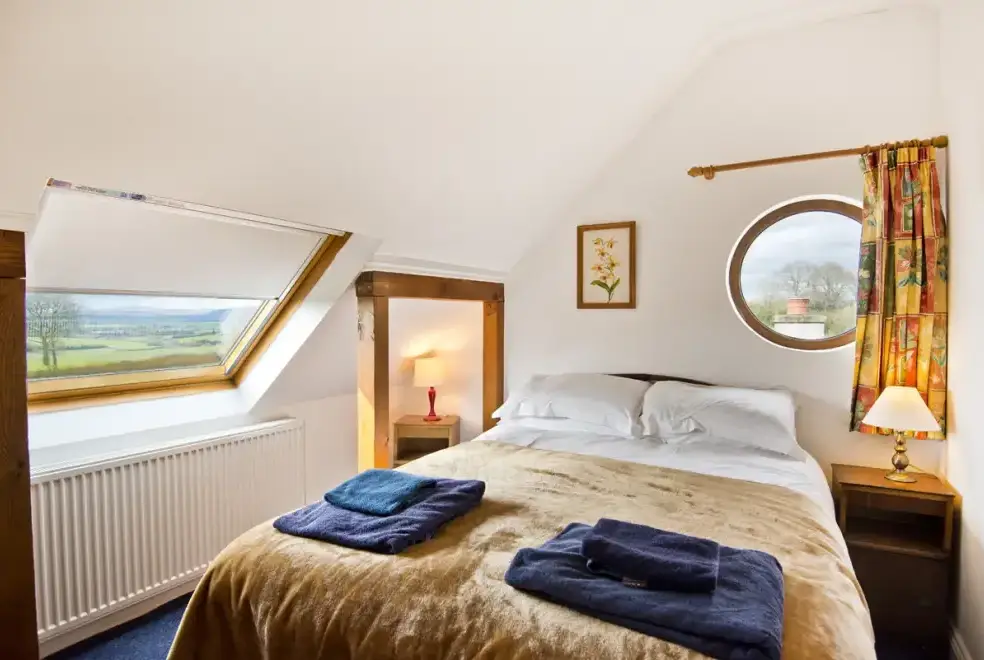 Bedroom at High Cloud