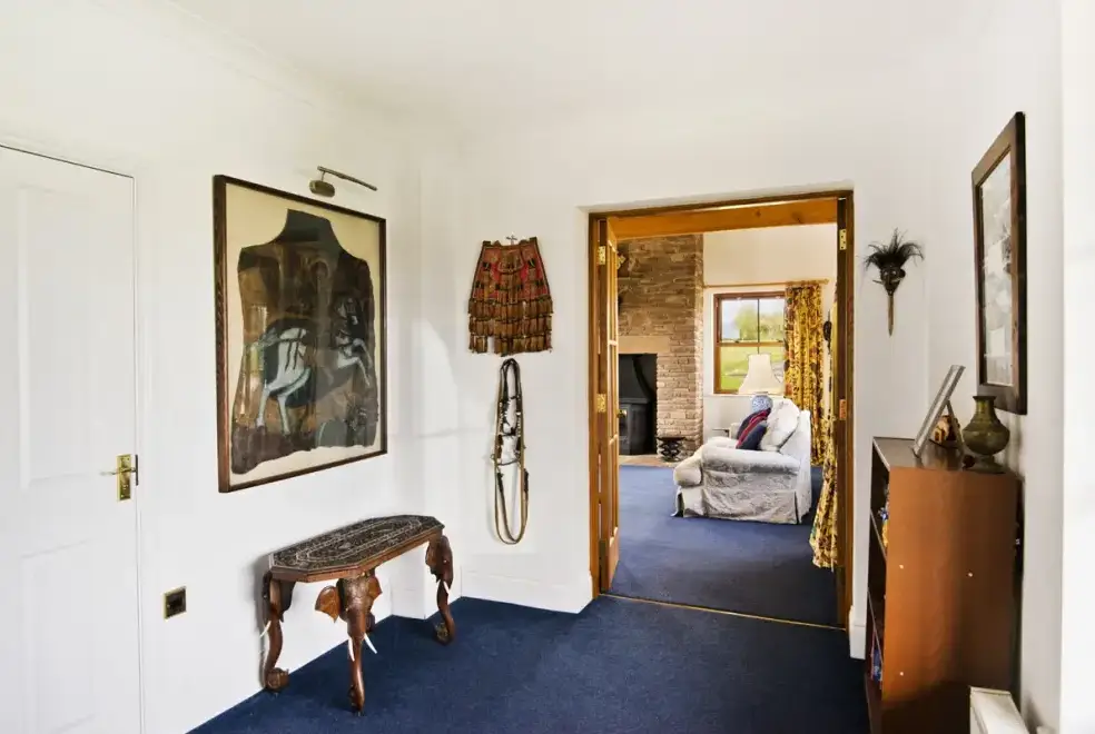 Lounge at High Cloud