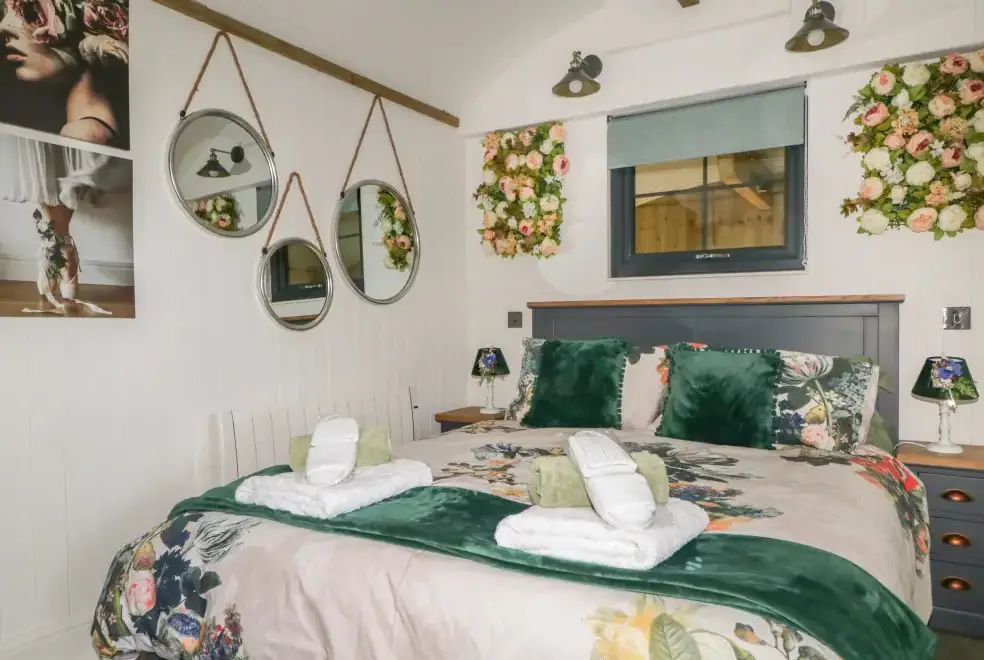 Bedroom at High Rigg Shepherd's Hideaway