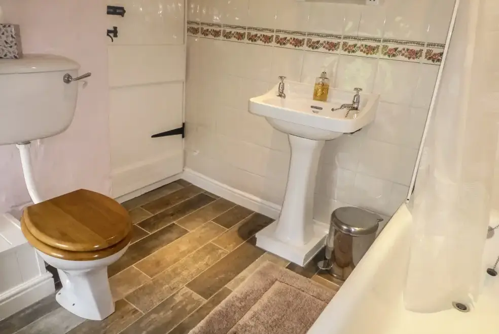 Family bathroom at High Smarber