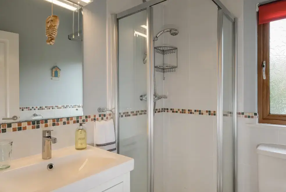 Shower room at High Tide